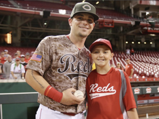 WCPO_Scooter_Gennett_%20and_Zach_Thompson_caught_4th_homer_1496874040988_60803173_ver1_0_320_240.png