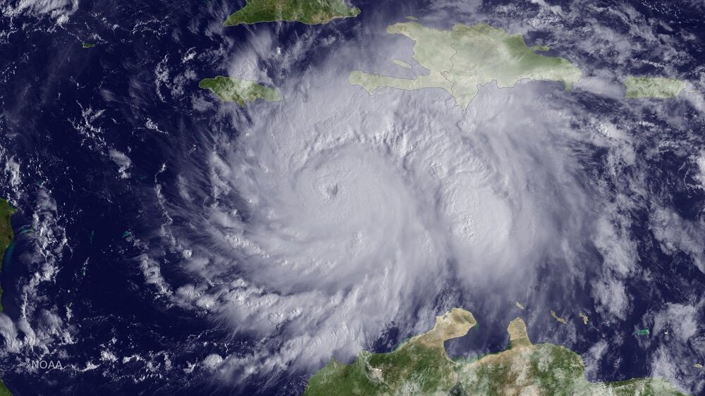 1935v1_20161003-HURMatthew.jpg
