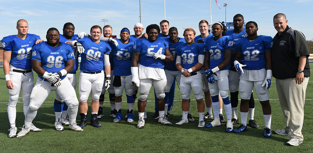 FB16-Senior-Day01.jpg