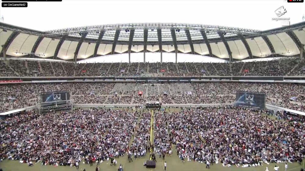 crowd.jpg