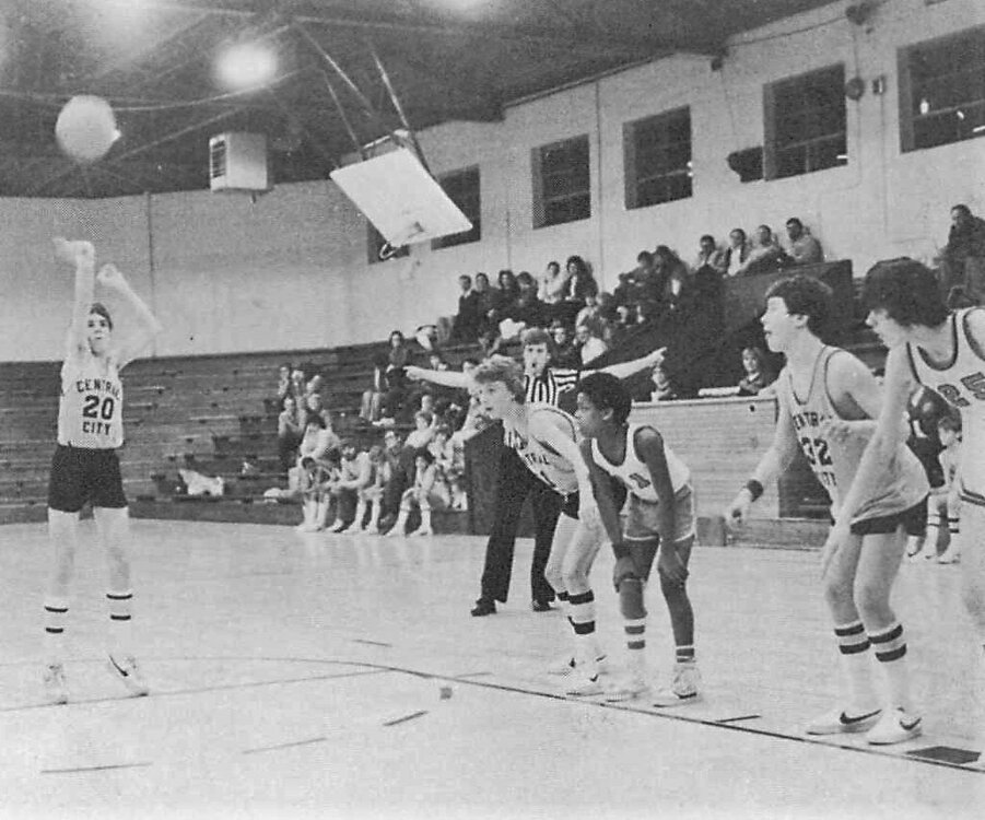 1514398214_Yearbook_full_record_image(39).thumb.jpg.8e8c8722d949e7ce70ff000e48ffd4ab.jpg