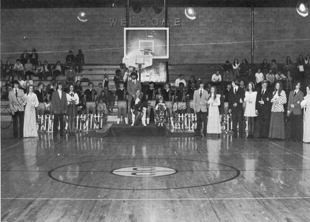 1940969232_Yearbook_full_record_image(43).thumb.jpg.ff017295593334efaf132f013adf690c.jpg