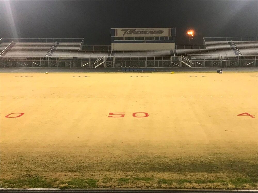 AlvinJohnsonField1.thumb.jpg.cbdc030b2f6242560aa26a21ad65e4ed.jpg